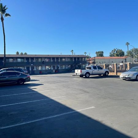 Rodeway Inn San Bernardino Bagian luar foto