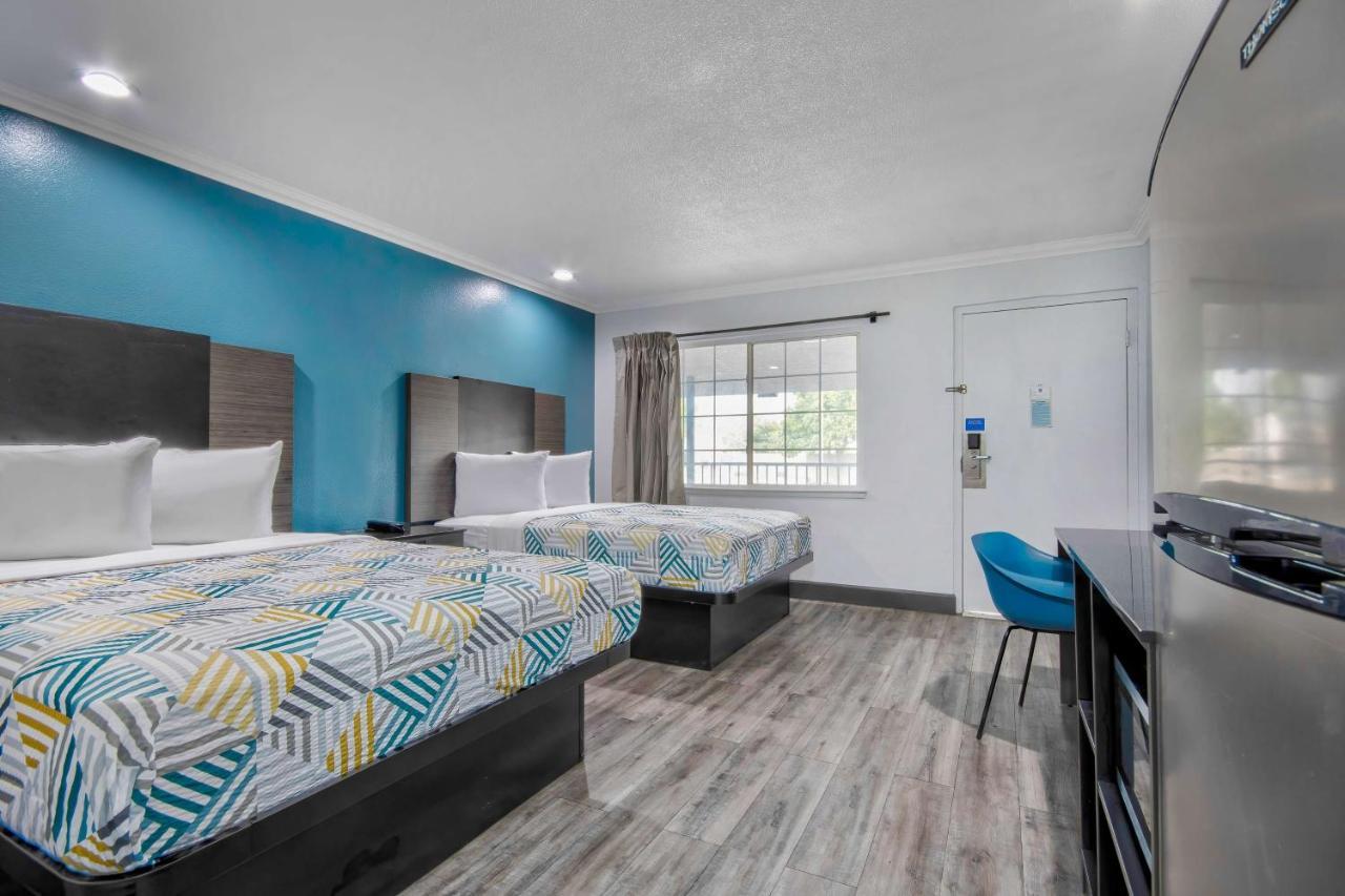 Rodeway Inn San Bernardino Bagian luar foto
