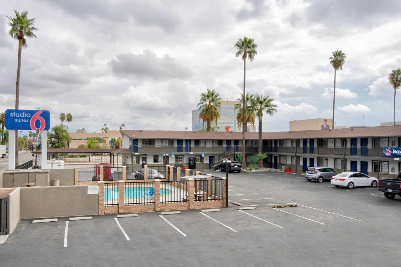 Rodeway Inn San Bernardino Bagian luar foto