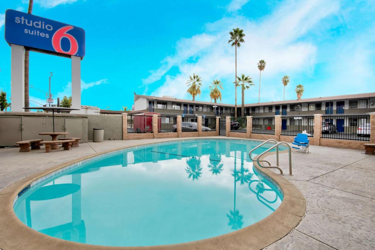 Rodeway Inn San Bernardino Bagian luar foto
