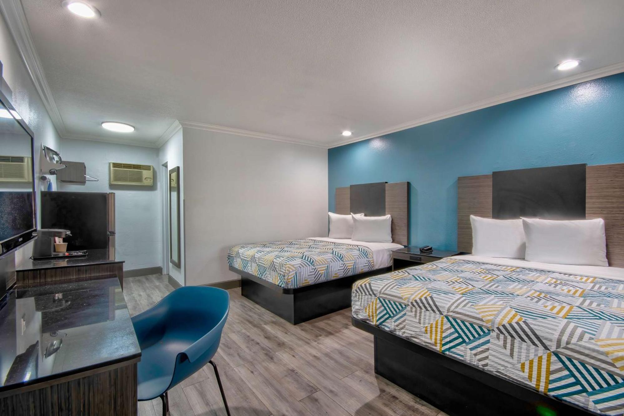 Rodeway Inn San Bernardino Bagian luar foto