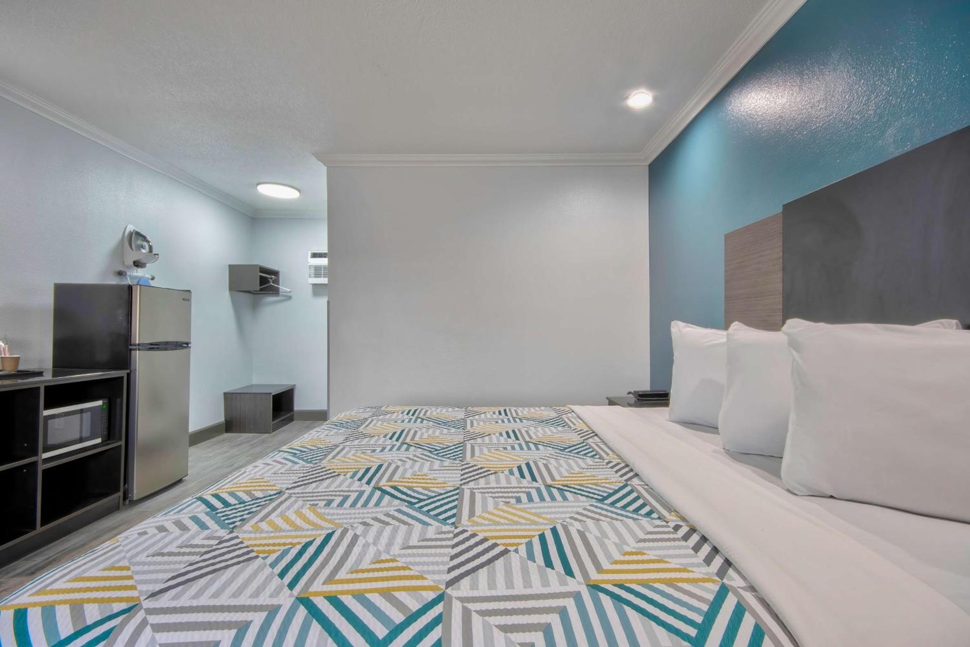 Rodeway Inn San Bernardino Bagian luar foto