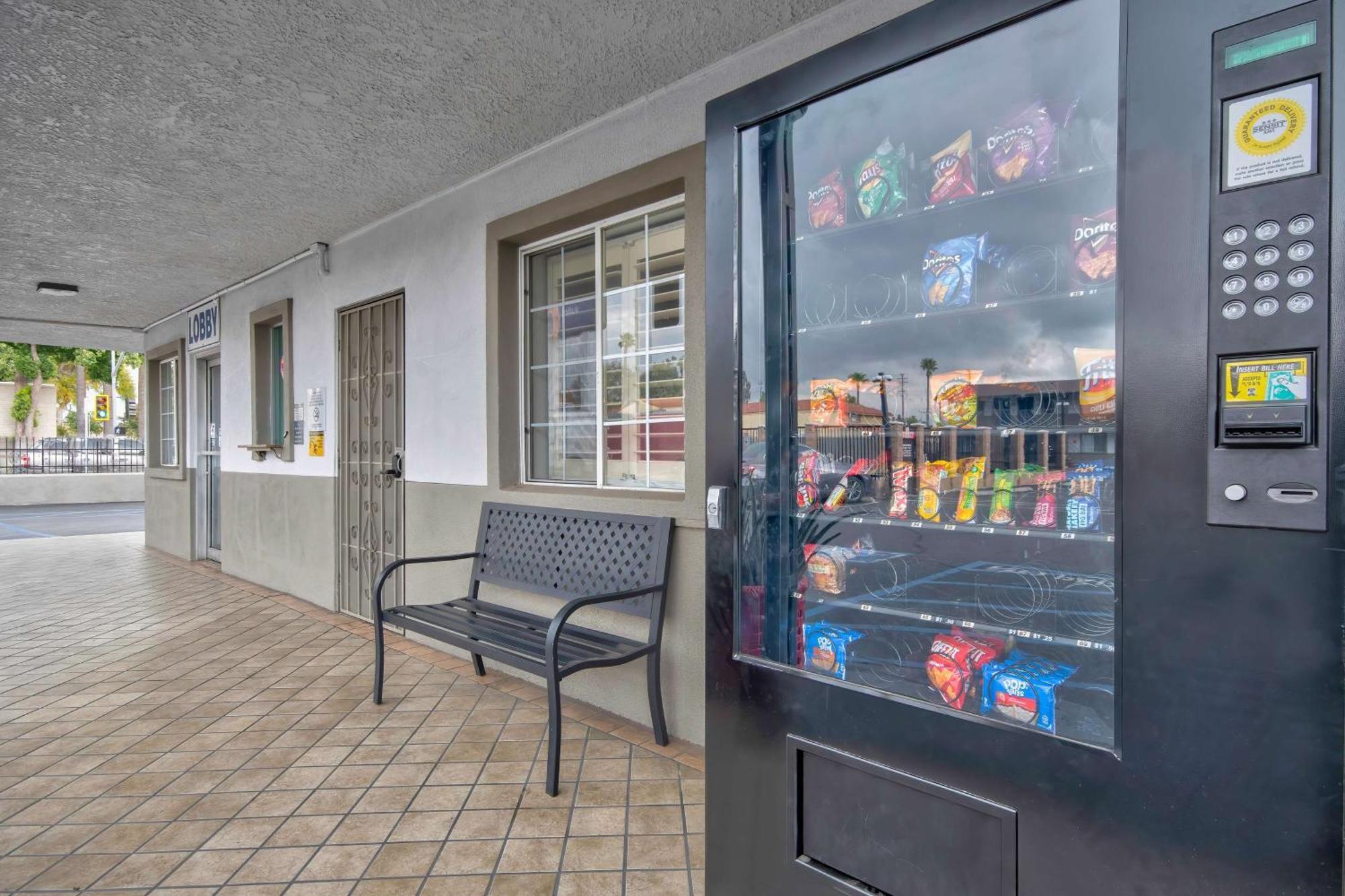 Rodeway Inn San Bernardino Bagian luar foto