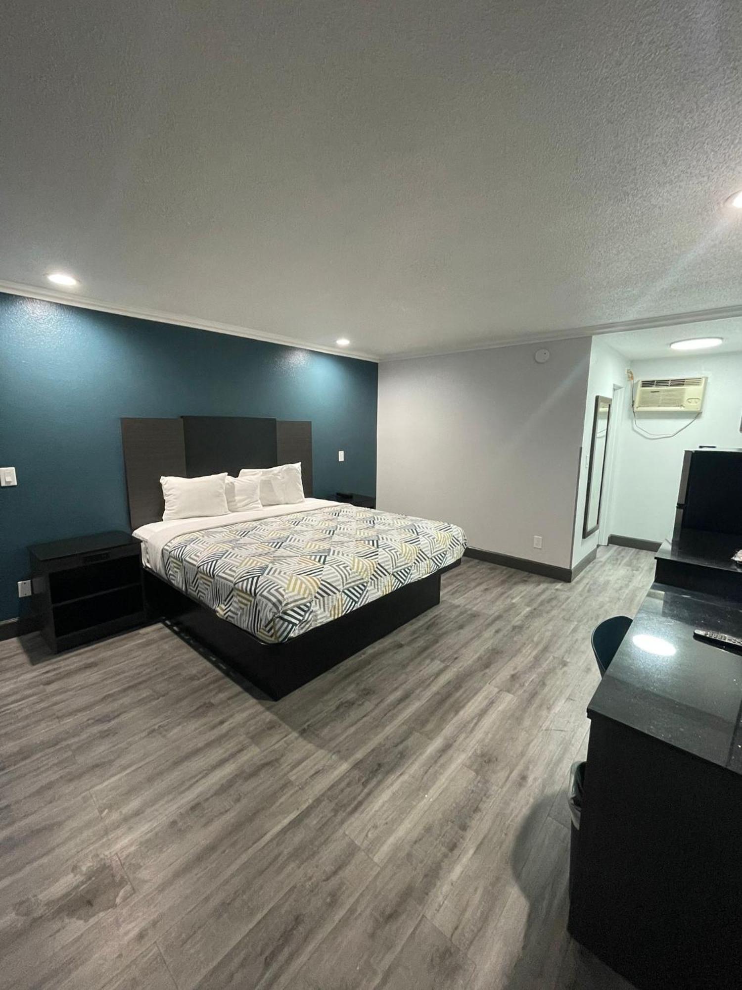 Rodeway Inn San Bernardino Bagian luar foto