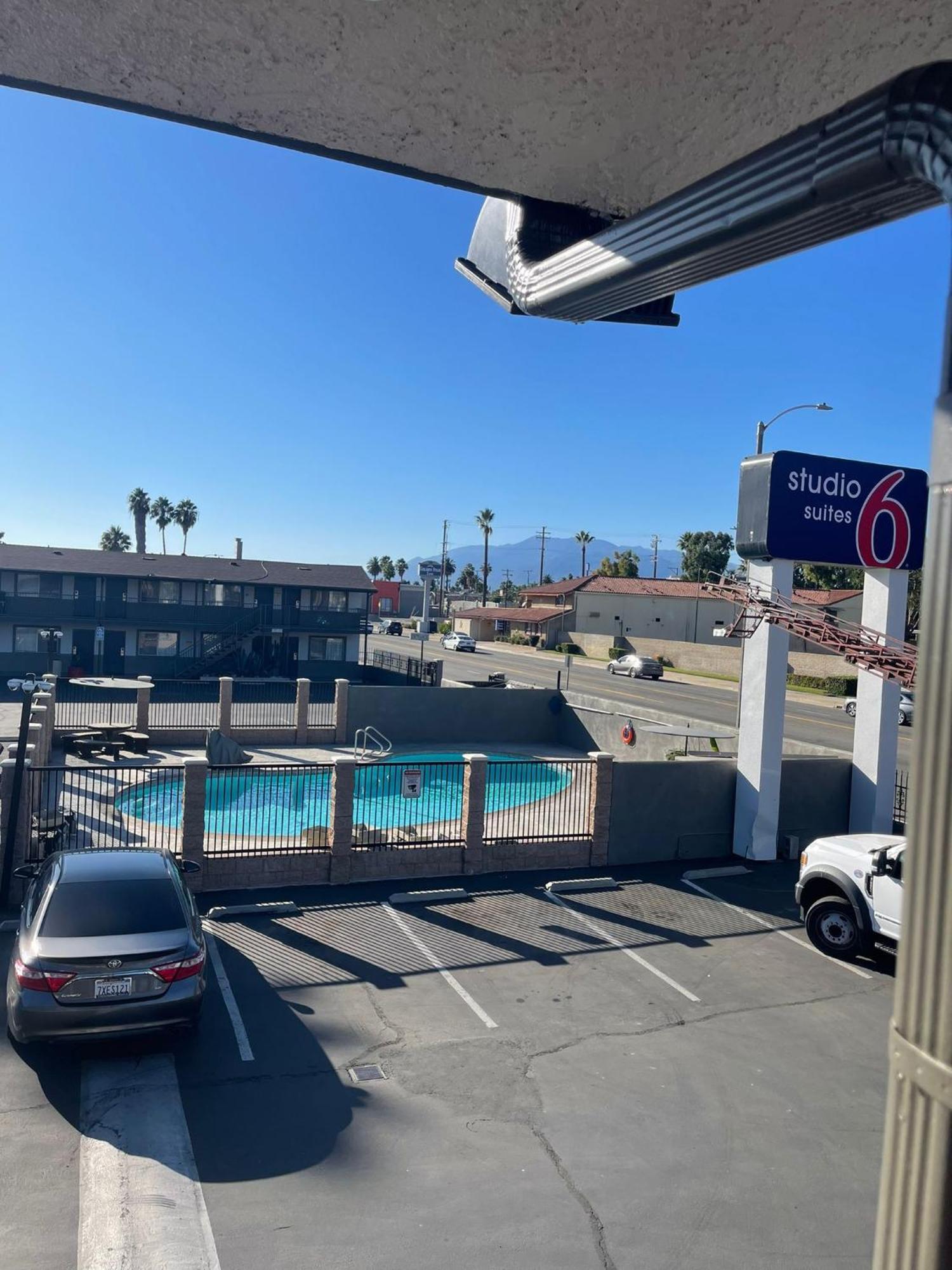 Rodeway Inn San Bernardino Bagian luar foto