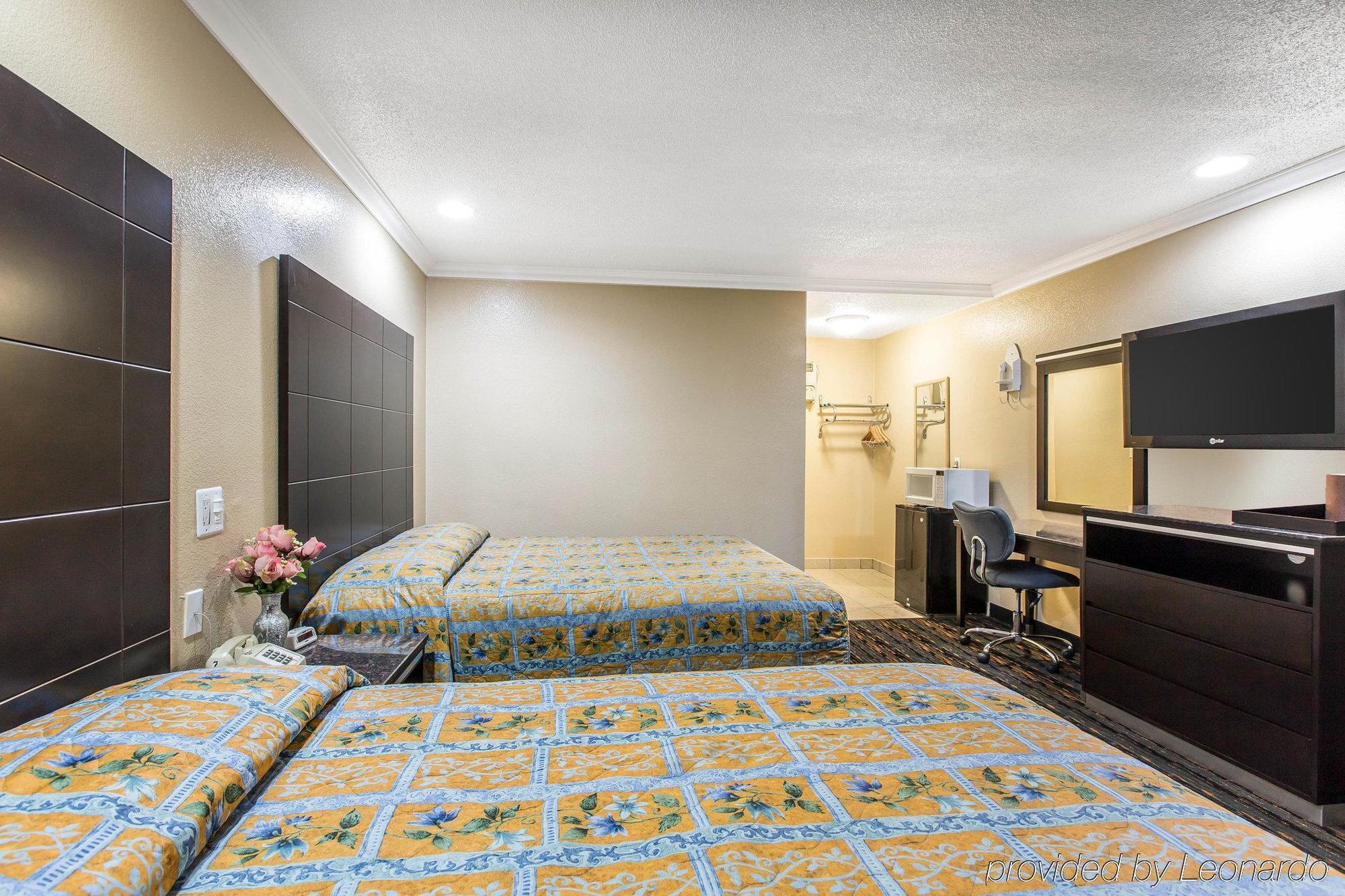 Rodeway Inn San Bernardino Bagian luar foto