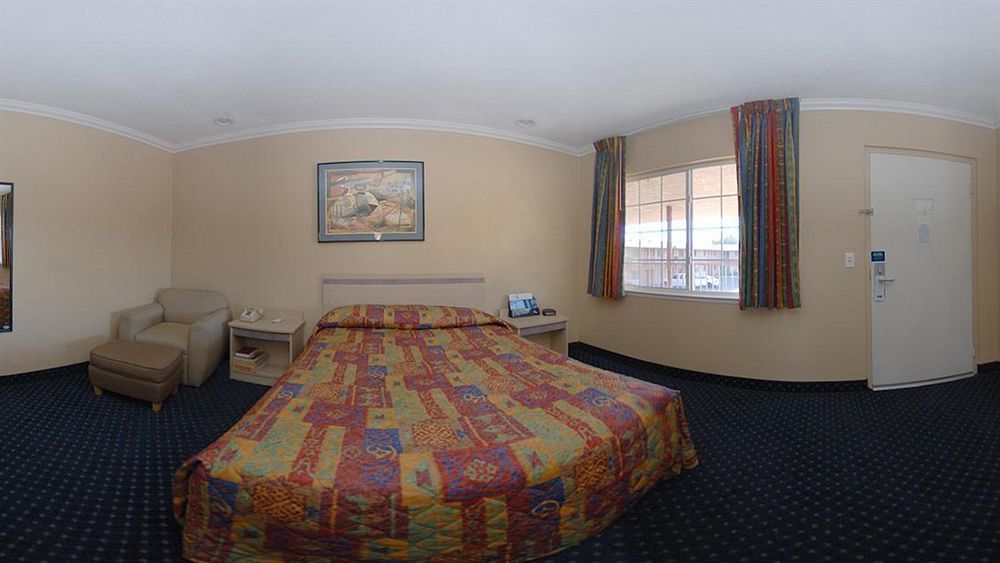 Rodeway Inn San Bernardino Bagian luar foto