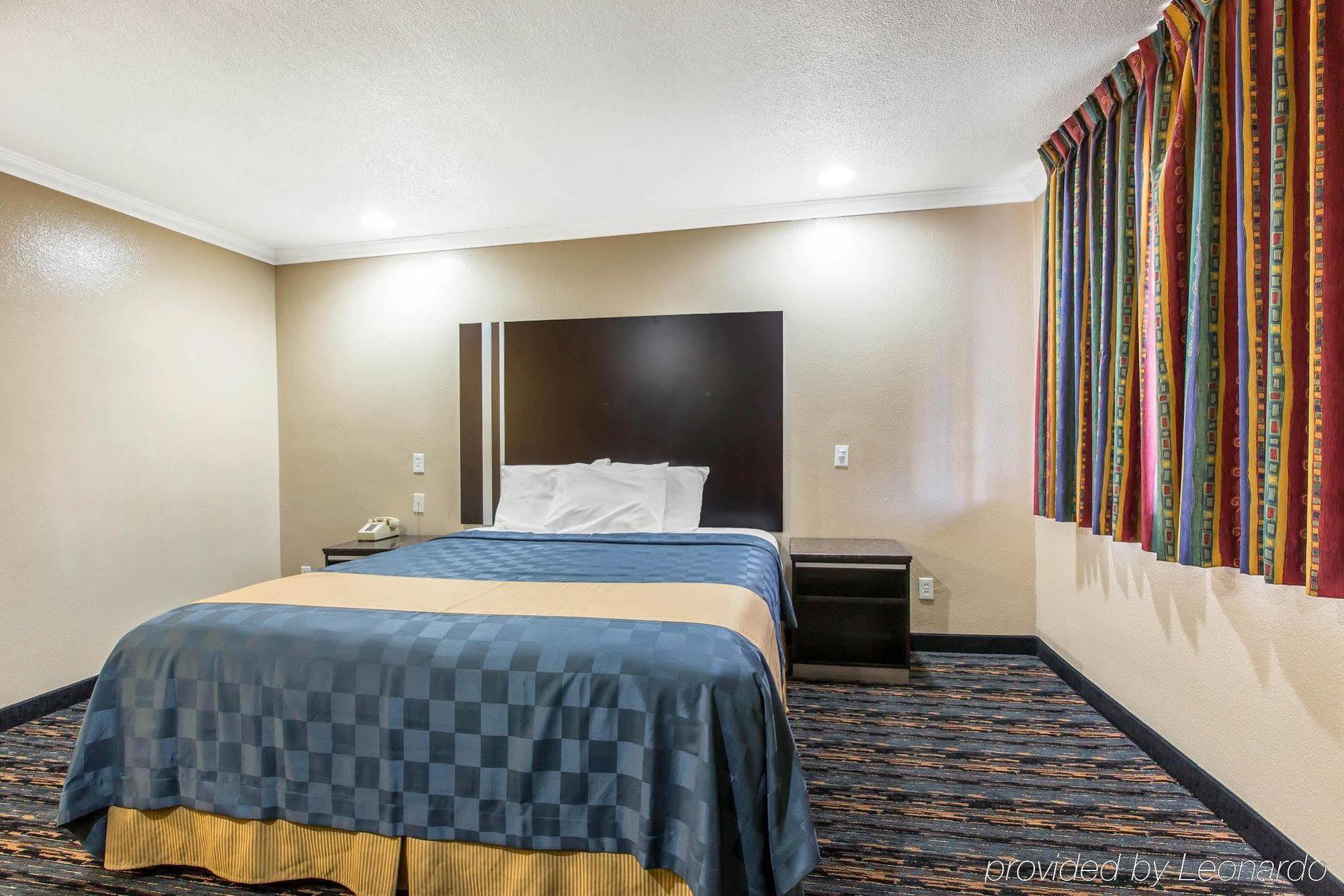 Rodeway Inn San Bernardino Bagian luar foto